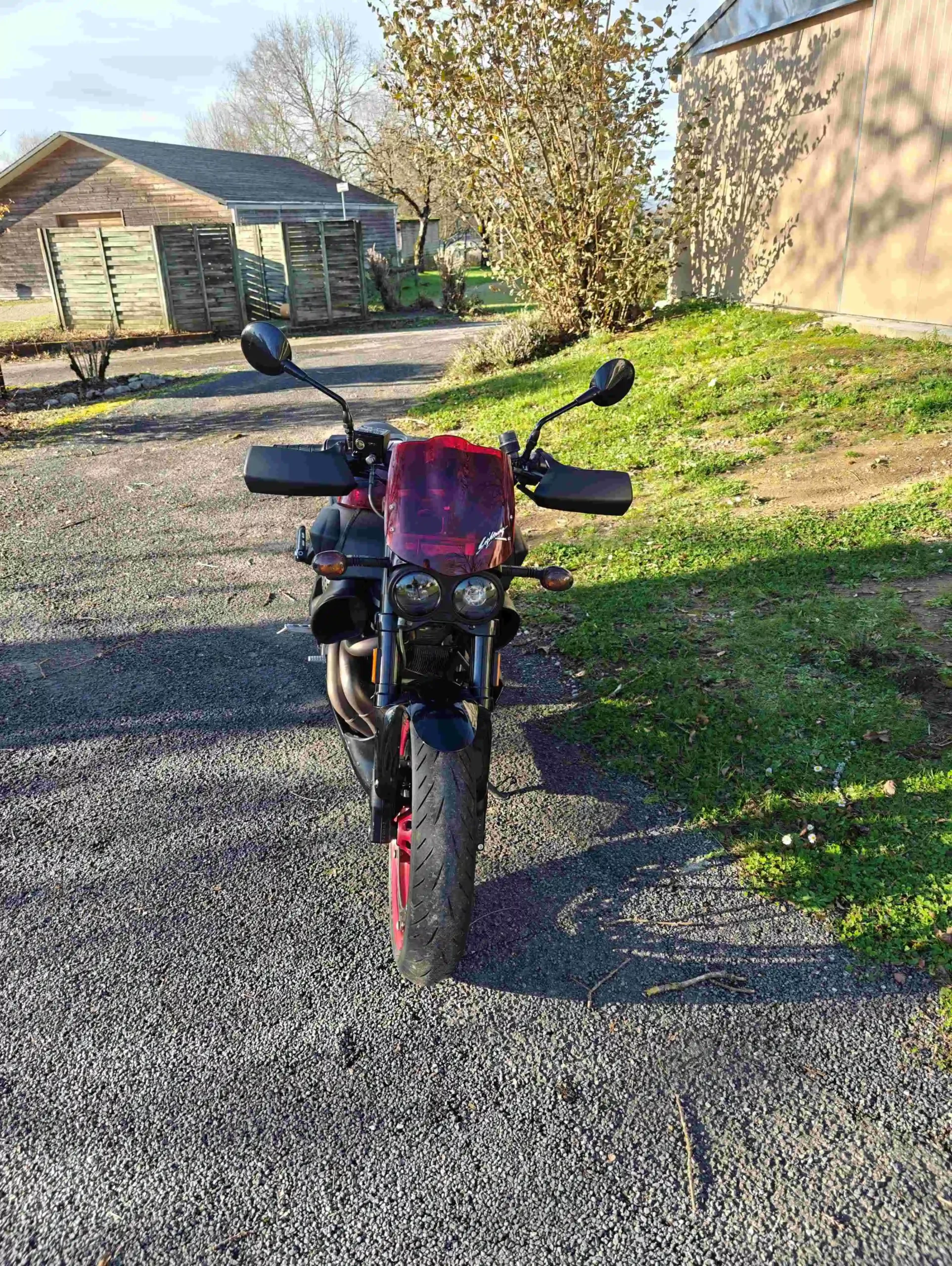 moto Buell au camping